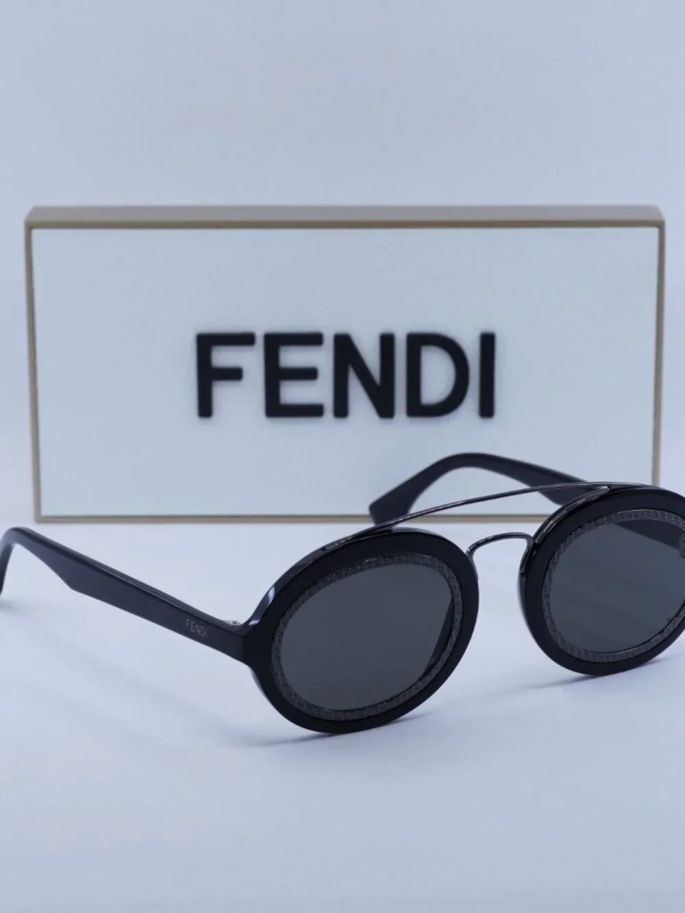 Fendi FE40094I 01A Oval Sunglasses -  Shiny Black / Smoke
